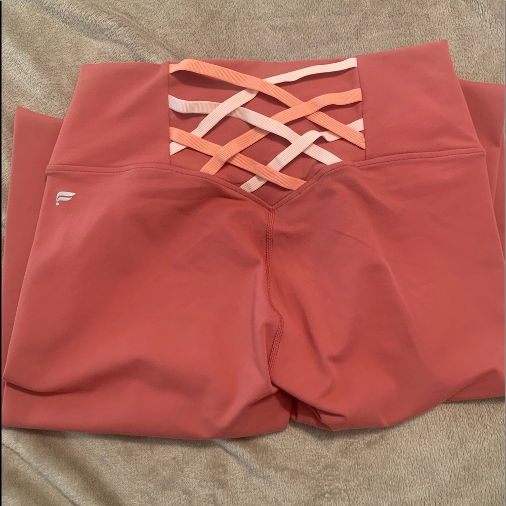 Fabletics Size Med Mauve leggings. NWT.